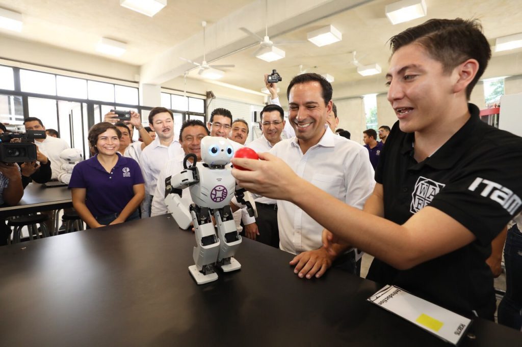 El Gobernador Mauricio Vila Dosal entrega nuevas instalaciones y equipos tecnológicos de última generación a la UPY