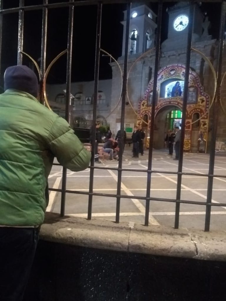 Vecinos de Cuajimalpa intentan linchar a un ladrón por robar limosnas de una iglesia