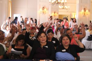 Mujeres yucatecas levantan la mano para hacerse presentes en el ámbito político