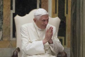 Benedicto XVI cumple 93 años y reza especialmente por enfermos de coronavirus