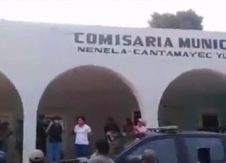 Alcaldesa de agandalla las despensas en Cantamayec