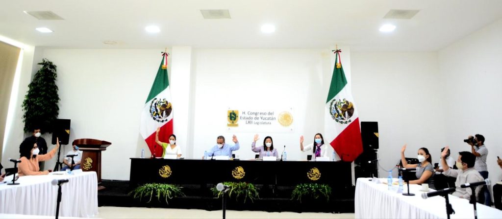 Aprueban en comisiones varias iniciativas