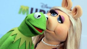 Tras cancelación de Pepe Le Pew, Internet pide cancelar a Miss Piggy por fomentar la violencia doméstica