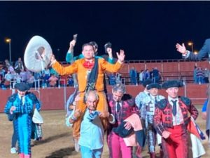 El rejoneador Cuauhtémoc Ayala corta tres oreja en un  festival español