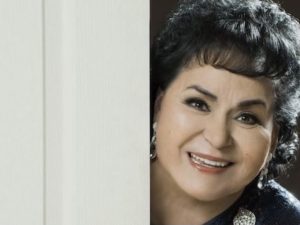 Carmen Salinas fue hospitalizada de emergencia y está en coma en terapia intensiva