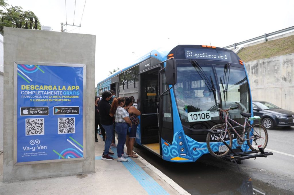 En su primer mes de operación, la ruta periférico del nuevo sistema de transporte metropolitano “Va y ven” brinda servicio de forma eficiente y de calidad a usuarios del transporte público