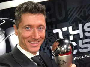 Lewandowski gana el premio The Best 2021