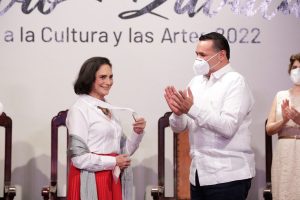 Entregan la Medalla Silvio Zavala a la Cultura y las Artes 2022 a Ofelia Medina