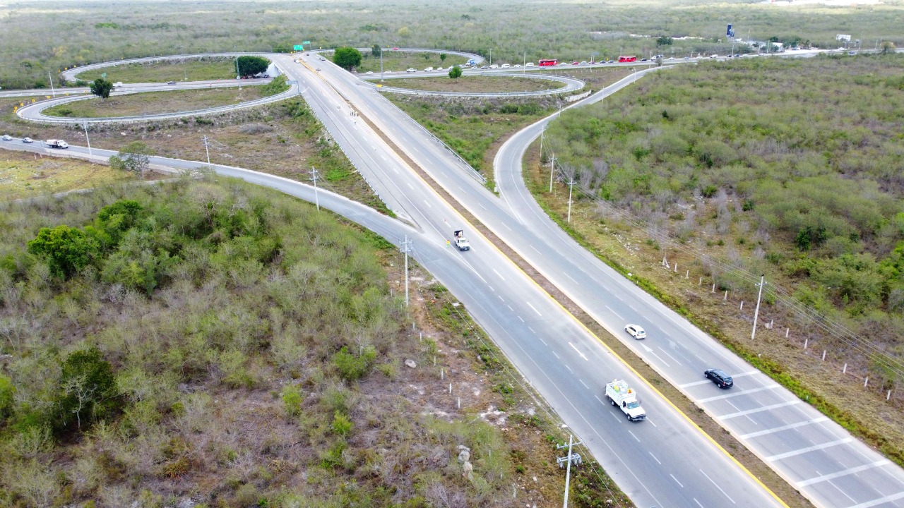 Invierten 200 millones de pesos para mantenimiento y rehabilitación de carretera en Yucatán