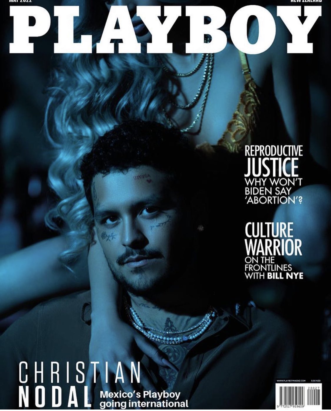 Christian Nodal posa para Playboy junto a bella modelo