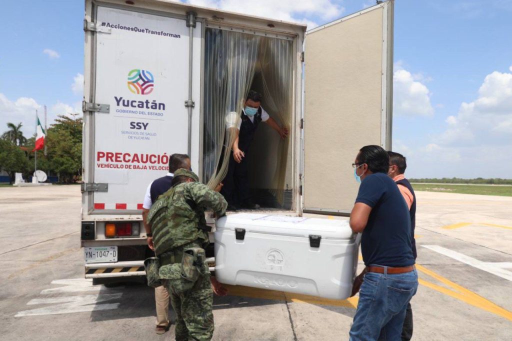 Un total de 80,500 dosis de la farmacéutica AstraZeneca llegaron a Yucatán para continuar protegiendo la salud de la población