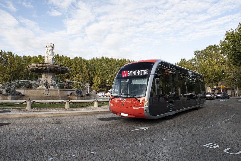 El nuevo proyecto de transporte eléctrico Ie-tram se presenta al Consejo Coordinador Empresarial