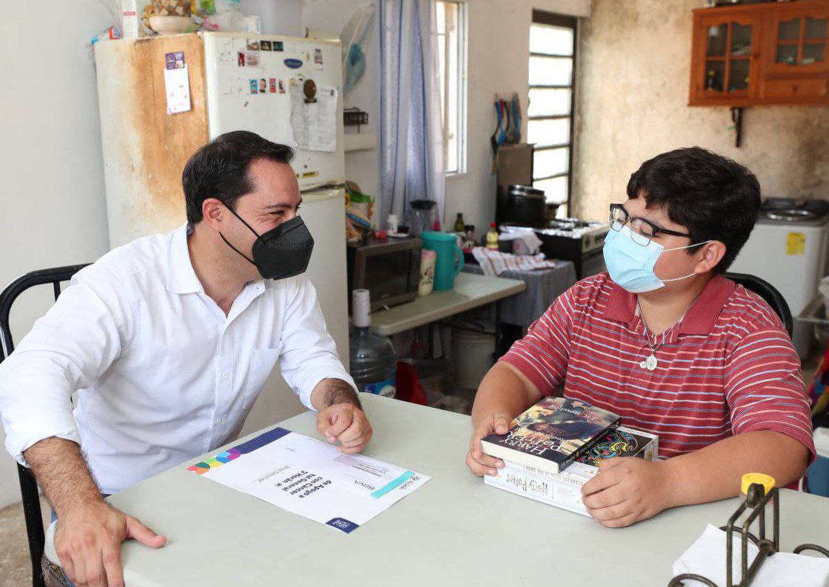 El Gobernador Mauricio Vila Dosal visita a niños con cáncer para llevarles apoyos del Programa de Apoyo para Pacientes con Cáncer del Hospital General “Dr. Agustín O’Horán”