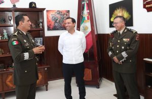 Asiste el Gobernador Mauricio Vila Dosal a la ceremonia de cambio de mando de la 32 Zona Militar 