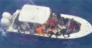 Rescatan frente a Progreso un barco a la deriva con 21 cubanos