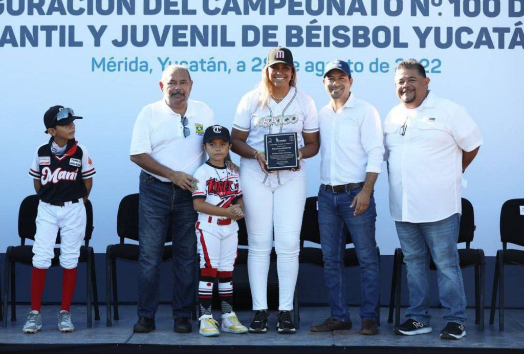 Vila Dosal inaugura el campeonato 100 de la Liga Infantil y Juvenil de Béisbol Yucatán