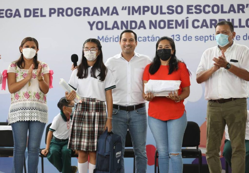 Con uniformes, útiles escolares y mejoras a los planteles educativos, el Gobernador Mauricio Vila Dosal transforma la educación en favor de las niñas y los niños de Yucatán