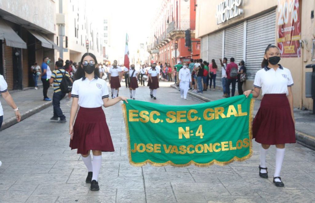 Anuncian a los contingentes ganadores del Desfile Cívico Militar con motivo del 2012 aniversario del inicio de la Independencia de México