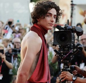 El actor Timothée Chalamet impacta como un caníbal en el Festival de Cine de  Venecia