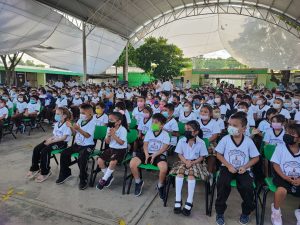 Impulso Escolar continúa apoyando a los estudiantes y sus familias