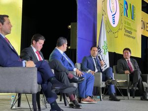 Ante líderes y empresarios del sector industrial de todo el país, presenta el Gobernador Mauricio Vila Dosal proyectos que reiteran a Yucatán como un lugar ideal para invertir