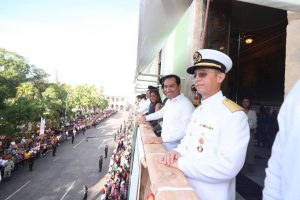 Colorido desfile cívico-deportivo con motivo del 112 aniversario del inicio de la Revolución Social Mexicana