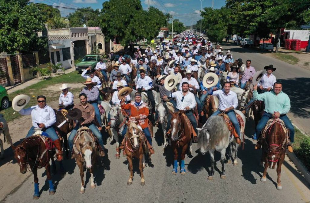 Participaron más de 2 mil caballos en la primera Cabalgata Nacional Yucatán Xmatkuil 2022