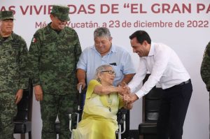 Familias de La Plancha reciben sus nuevas casas