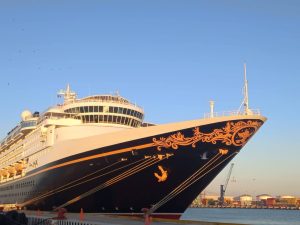 Los turistas de crucero siguen llegando a Yucatán, arriba el “Disney Magic”