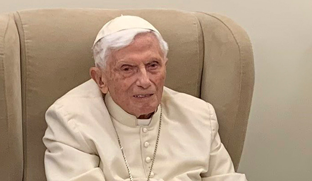 El Papa Benedicto XVI se encuentra en estado grave
