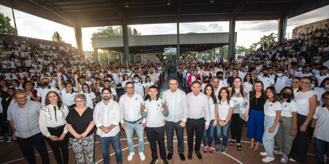 Exhortan a estudiantes a unirse a las nuevas generaciones de profesionales en TIC