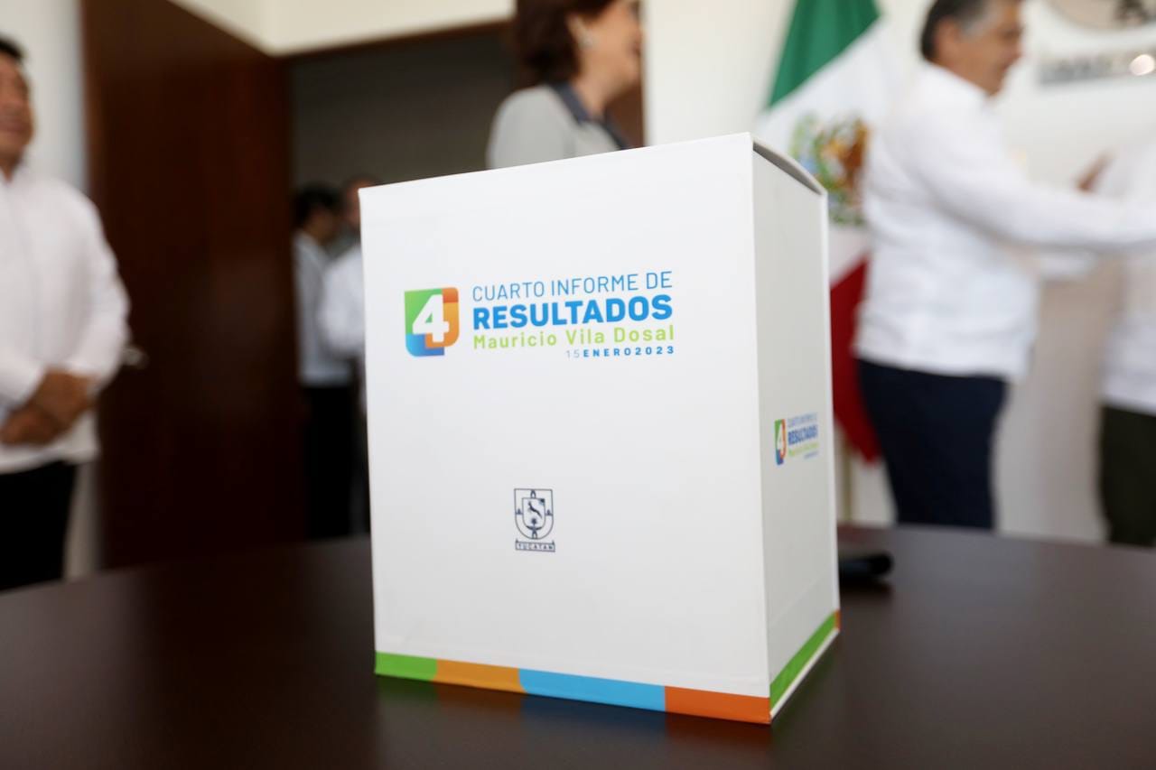 Vila entrega al Congreso el documento de su Cuarto Informe de Resultados