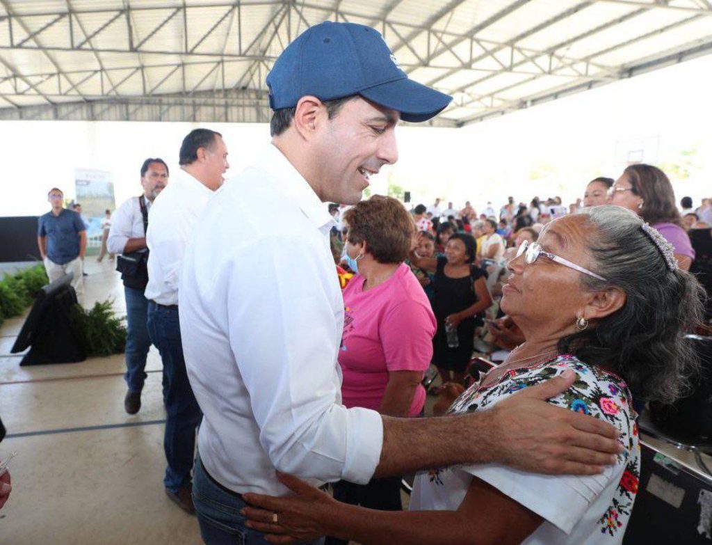 Entrega Vila Dosal Centros de Desarrollo Integral para disminuir la desigualdad en Mérida