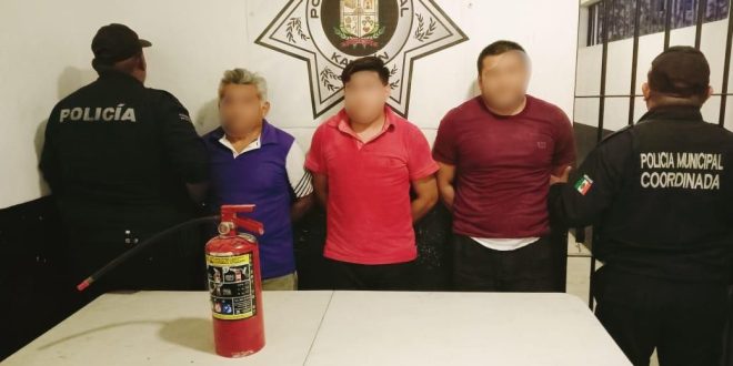 Padre y sus dos hijos golpean a hombre que les llamó la atención por pasarse disco de alto en Kanasín