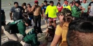 La Policía Ecológica salva a mujer de ahogarse en Progreso