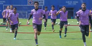 Cruz Azul negocia por varios refuerzos