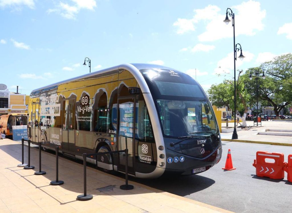 Llega a Umán la unidad de prueba del Ie-tram para que habitantes puedan conocer sus beneficios