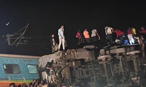 Choque de trenes en la India deja al menos 50 muertos y 300 heridos