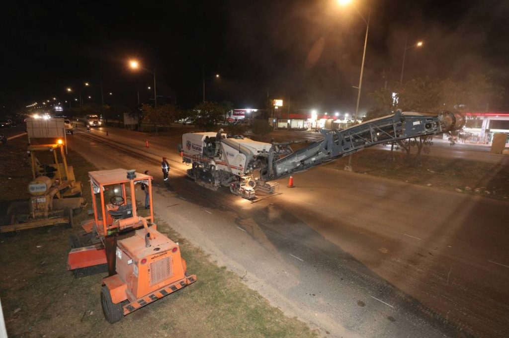 Los trabajos de repavimentación del Anillo Periférico de Mérida continúan avanzando a buen ritmo 