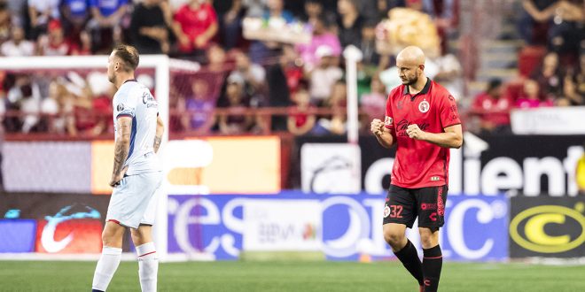 El Cruz Azul sigue de sotanero al perder con Xolos: 2-1