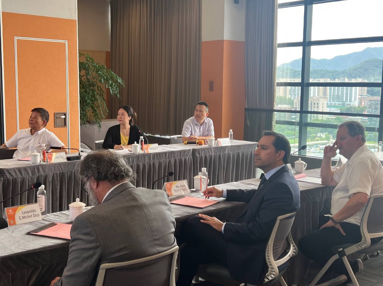 Firma Vila en China carta de intención con Holley Group para el establecimiento de un parque industrial en Yucatán