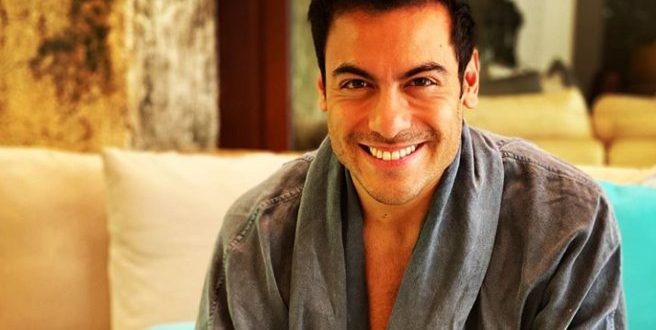 Carlos Rivera ya es papá, nace León, su primer hijo