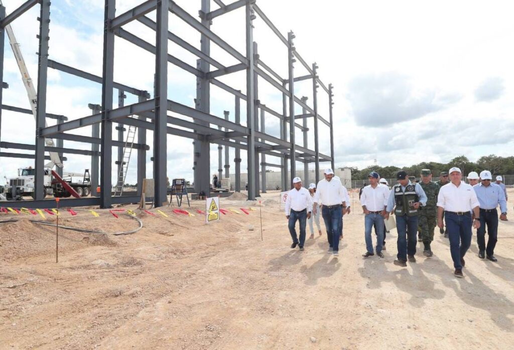 El Gobernador Mauricio Vila Dosal realiza visita de observación a obras del nuevo Hospital General “Dr. Agustín O’Horán”