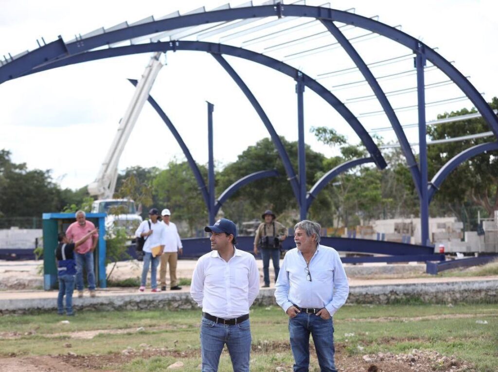 Supervisa Vila Dosal, trabajos de remodelación y modernización de la Unidad Deportiva del Sur “Henry Martín”