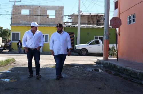 El alcalde Julián Zacarías anuncia la construcción de más calles en Progreso