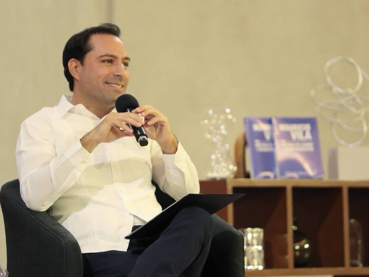 Presenta el Gobernador Mauricio Vila Dosal su libro ”Una historia de cambio y transformación”