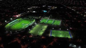 Entrega Vila la modernización de las canchas de futbol del Complejo Deportivo Kukulcán