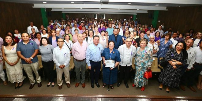 Reconocen el liderazgo humanitario de la madre Aurora del Rivero Heredia