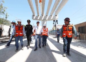 Supervisa Vila Dosal avances de la construcción del Viaducto Elevado de Progreso