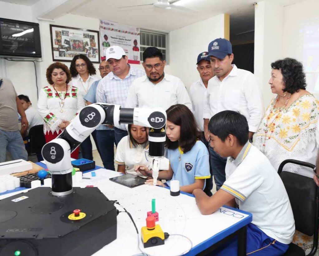 Vila Dosal realizó una gira de trabajo en el municipio de Valladolid